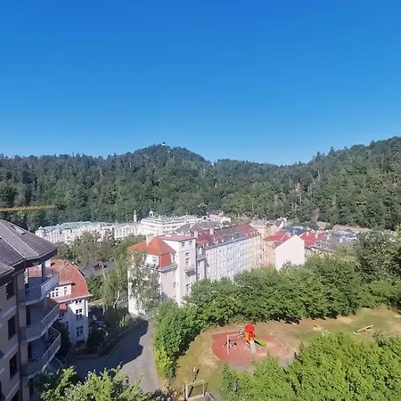Ubytovani Ester - Utulny Byt V Lazenskem Centru Karlovych Varu Se Zahradkou Karlovy Vary