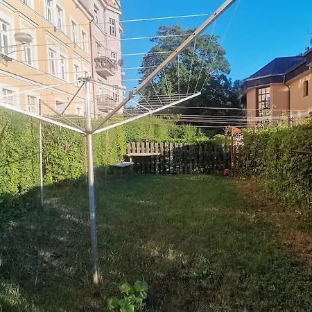 Apartment Ubytovani Ester - Utulny Byt V Lazenskem Centru Karlovych Varu Se Zahradkou