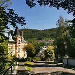 Ubytovani Ester - Utulny Byt V Lazenskem Centru Karlovych Varu Se Zahradkou Karlovy Vary