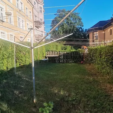 Lejlighed Ubytovani Ester - Utulny Byt V Lazenskem Centru Karlovych Varu Se Zahradkou